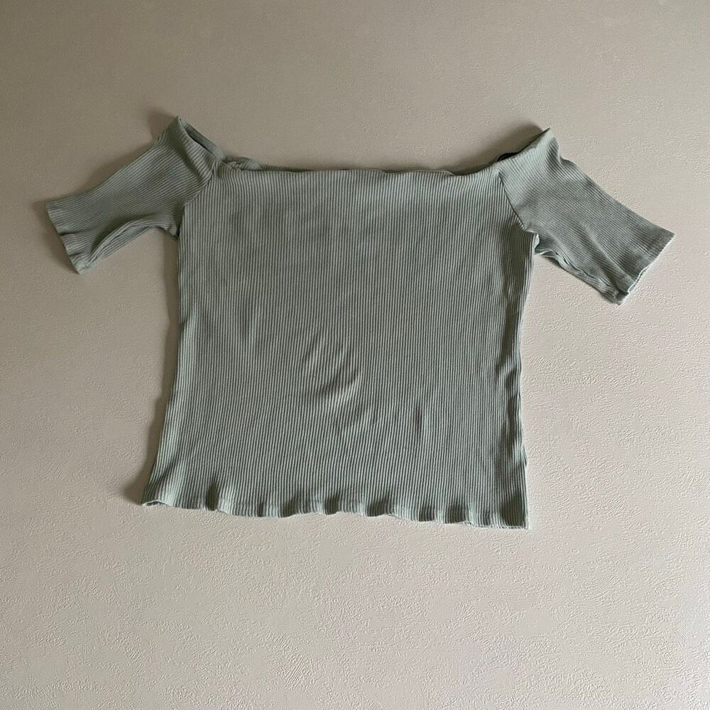 H&M Women’s Large Sage Green Ribbed Off Shoulder Short Sleeve Top